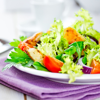 Salat to go als gesunder und leichter Trend im Sommer