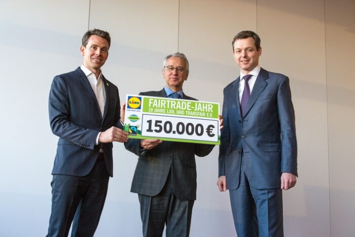 150.000 Euro für Kaffeebauern in Bolivien: Lidl überreicht Scheck an TransFair e.V. / Mit der Übergabe im Bundesentwicklungsministerium endet das „Fairtrade-Jahr“ von Lidl (FOTO)