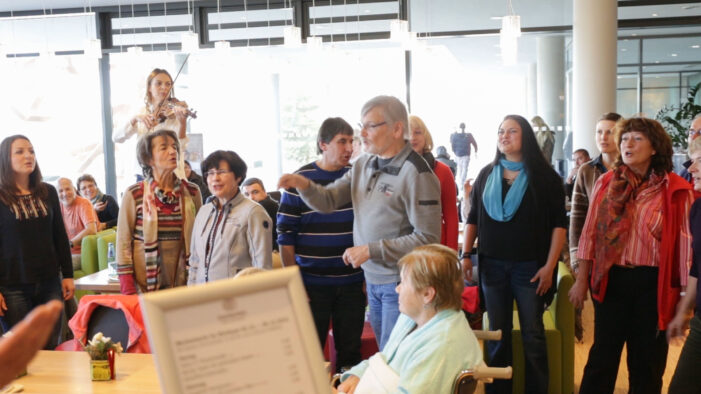 Gospel-Flashmob bei Krachenfels im Klinikum