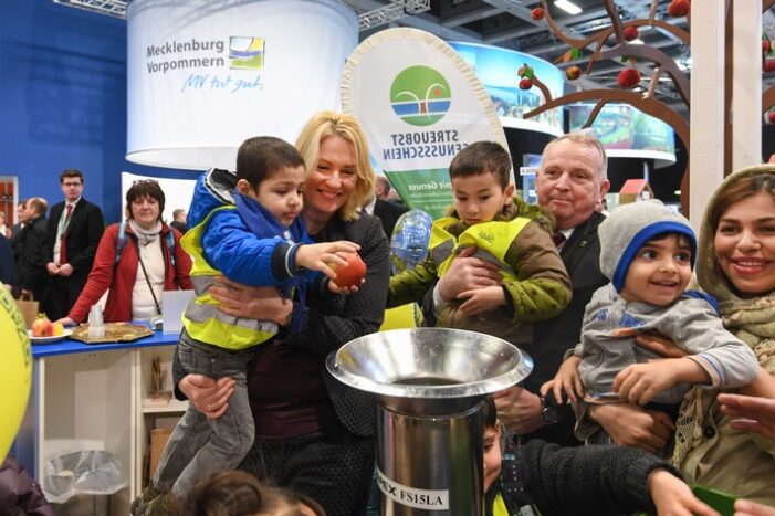Bundesfamilienministerin Schwesig auf der IGW 2017 (FOTO)