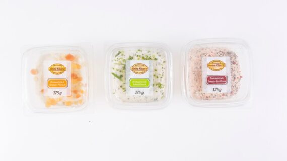 Der niederländische Hersteller Smaak& Co B.V. informiertüber einen Warenrückruf verschiedener Sorten des Produktes „Meine Käserei Brotaufstrich, 175 g“ (FOTO)
