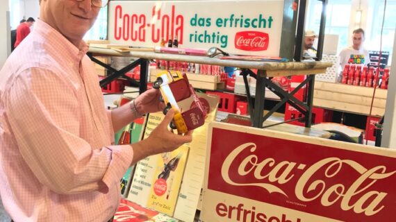 Blick hinter die Kulissen: Coca-Cola Archiv beherbergt 100.000 Raritäten aus 200 Ländern