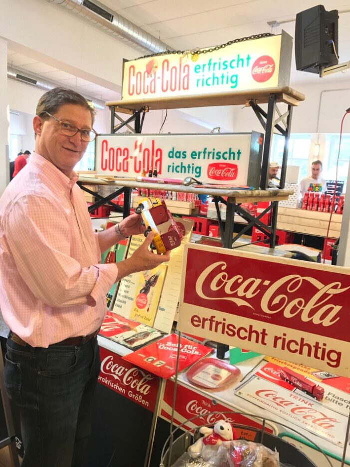 Blick hinter die Kulissen: Coca-Cola Archiv beherbergt 100.000 Raritäten aus 200 Ländern
