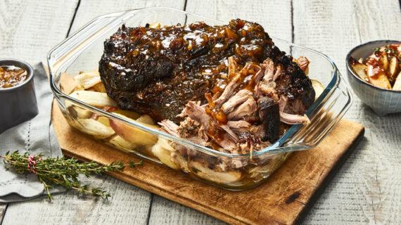 Pulled Pork auf Schmoräpfeln in Pyrex Irresistible