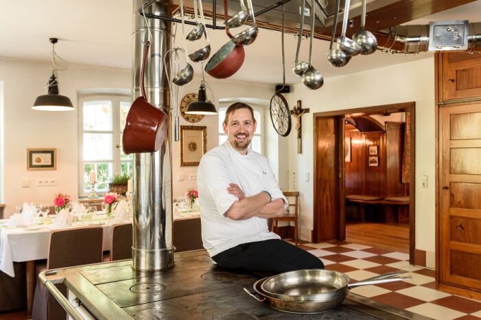 Käsefondue in einzigartiger Hüttenatmosphäre