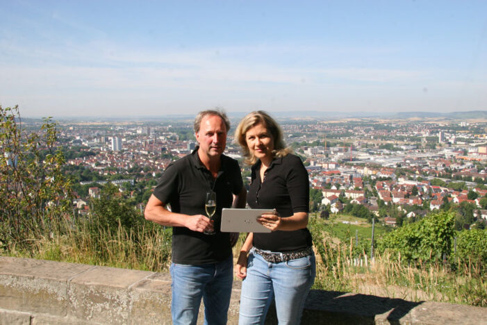 Hand in Hand mit dem Fachhandel Hand in Hand mit dem Fachhandel