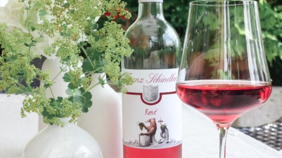 Die Leichtigkeit des Lebens im Glas – Sommerweine aus dem Weingut Franz Schindler