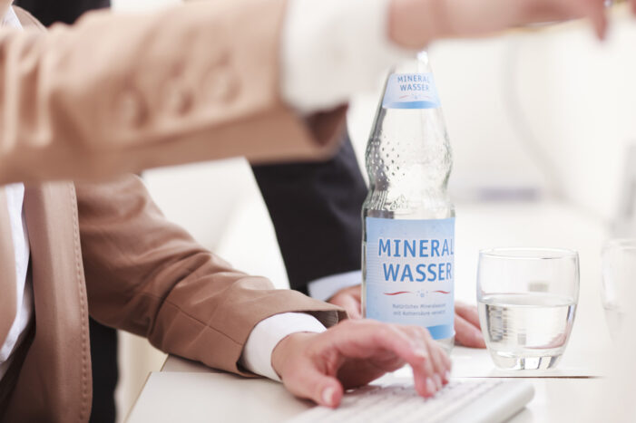 Acht schlaue Trinktipps fürs Büro