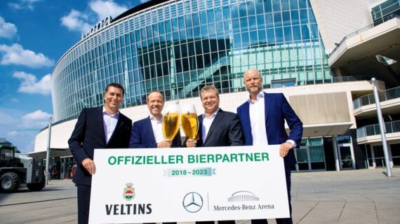 Mercedes-Benz Arena serviert frisches Veltins (FOTO)