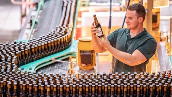 Veltins trotzt Sommerkapriolen mit zweitstärkstem Brauereiausstoß (FOTO) Veltins trotzt Sommerkapriolen mit zweitstärkstem Brauereiausstoß (FOTO)
