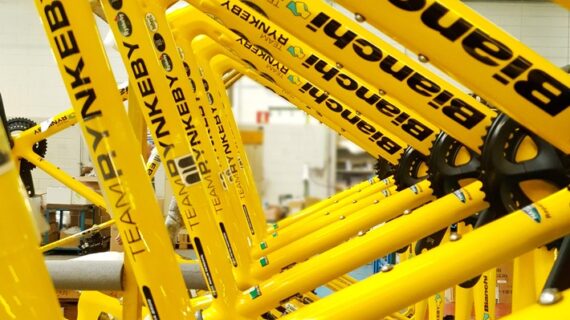 Über 1000 neue Fahrräder auf dem Weg zu den Teams von Europas größter Charity-Radsport-Initiative / Die Benefizradtour nach Paris des Team Rynkebys im Juli 2020 rückt näher (FOTO)