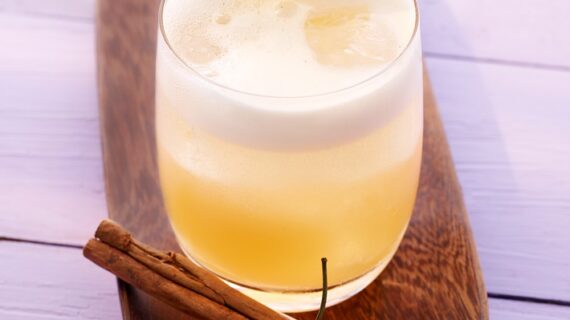 Prickelnde Weihnachten mit Mineralwasser-Cocktails (FOTO)