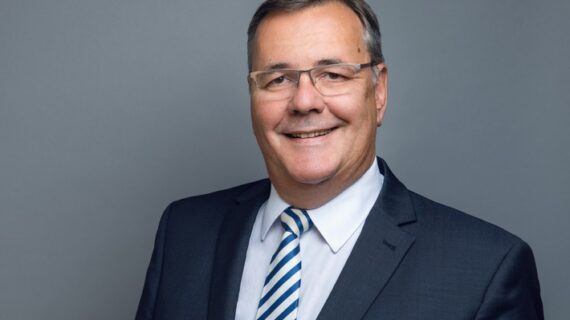 Starke Allianz für Mehrweg – Vier große Braugruppen gründen Gesellschaft für offenen Mehrweg-Flaschenpool (FOTO)
