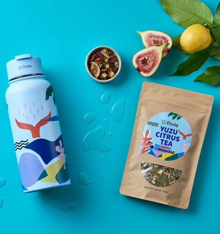 Sauberes Wasser für alle – nicht nur für den eigenen Tee / Fitvia und WaterAid kündigen langjährige Partnerschaft an (FOTO)