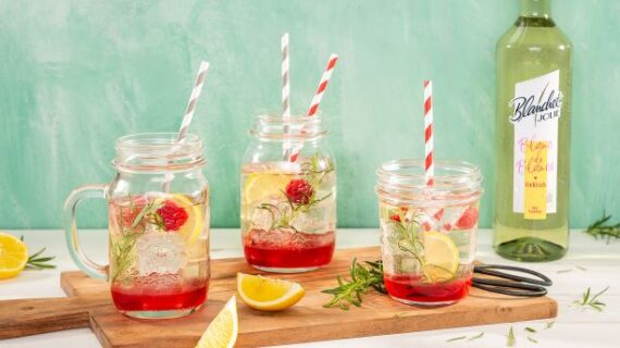 DIE ZWEI SÜSSEN FÜR DEN SOMMER: DIE NEUEN REZEPT- UND DRINK-INSPIRATIONEN RUND UM BLANCHET JOLI