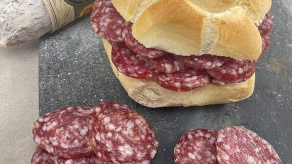 Salamini Italiani alla Cacciatora DOP, Mortadella Bologna IGP, Cotechino und Zampone Modena IGP: Am 18. juni kommt das Erste Super-Team nach Deutschland