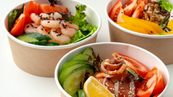 Salate als leichte und vielseitige Alternative in Restaurant, Imbiss und Take away