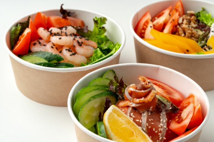 Salate als leichte und vielseitige Alternative in Restaurant, Imbiss und Take away