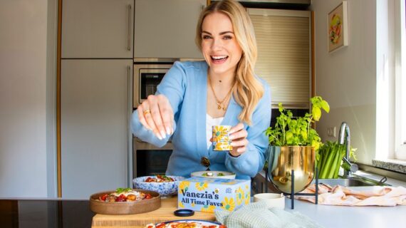 Just Spices und Vanezia Blum bringen ihre zweite Co-Creation auf den Markt