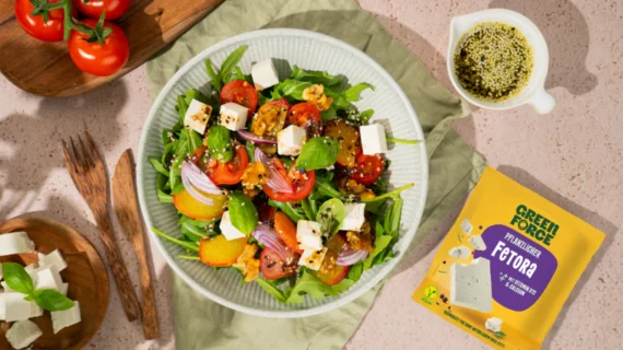 Grillen, Überbacken, Snacken: Der neue pflanzliche Käse von GREENFORCE ist alles, nur nicht Ersatz