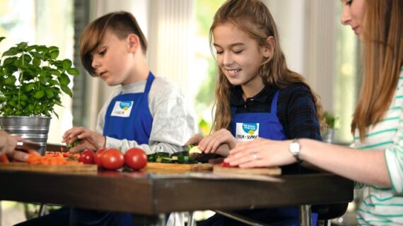 EDEKA Stiftung bringt Bewegung und Ernährung in die Klassenzimmer – 6.000 Grundschüler:innen machen mit