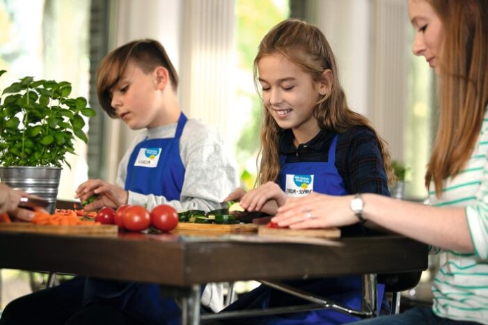 EDEKA Stiftung bringt Bewegung und Ernährung in die Klassenzimmer – 6.000 Grundschüler:innen machen mit