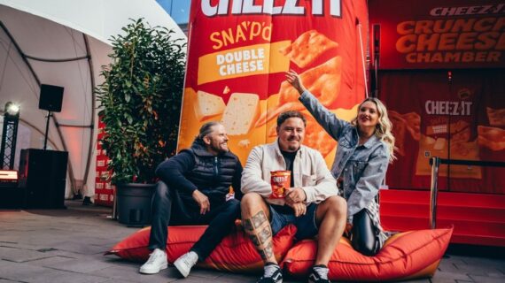 Premiere mit Star-Auflauf in Hamburg: Cheez-It erobert Deutschland