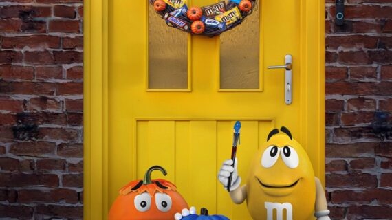 Die Mars Wrigley Halloween Snacking Agenda 2025 / Umfrage zeigt: (German) Halloween beliebt mit Kürbissen, Haustür-Deko, Kostümen, Gruselfilmen und Snack-Klassikern