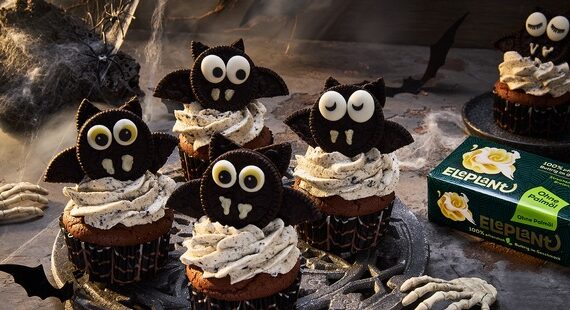 Zum Anbeißen – Vegane Fledermaus-Muffins / Pünktlich zu Halloween bringt Eleplant das passende Rezept