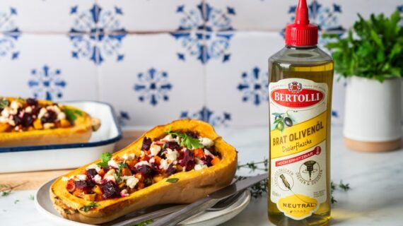 Bertolli revolutioniert das Ölregal: Erstes Bratolivenöl in innovativer Dosierflasche – für eine handliche und präzise Dosierung Bertolli revolutioniert das Ölregal: Erstes Bratolivenöl in innovativer Dosierflasche – für eine handliche und präzise Dosierung