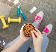 Reset, Move, Recover: Warum Mandeln der ideale Snack für einen aktiven Alltag sind