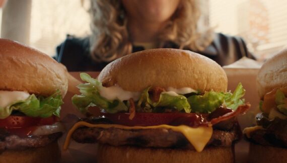 FOOD-FOMO: Jede*r Zweite kann sich nicht entscheiden / Burger King® Deutschland ermöglicht mit neuem Burger Format Freude am Probieren, ohne sich festlegen zu müssen