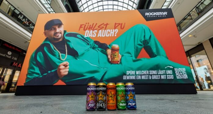 Rockstar Energy macht Musik körperlich erlebbar – erstes fühlbares Plakat in Deutschland