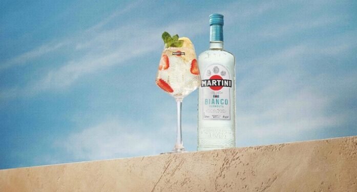 Bye-bye Bier, hallo Spritz: Eine neue Ära des Sommergenusses / MARTINI® präsentiert die neuen Facetten der deutschen Trinkkultur