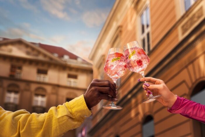 C’est la vie, Wild Berry – Schweppes feiert das Lebensgefühl des Signature Drinks