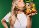 Supermodel Heidi Klum und funny‑frisch launchen Chipsfrisch Brathähnchen Style
