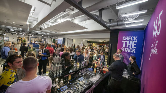 Erfolgreicher Retail-Launch für neuen Stern am Vodka-Himmel: 145 Vodka Pop-up-Store im KaDeWe lockt zahlreiche Besucher an