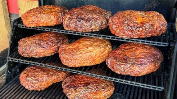 Grillakademie Magdeburg und Delikata: Der neue Leberkäs