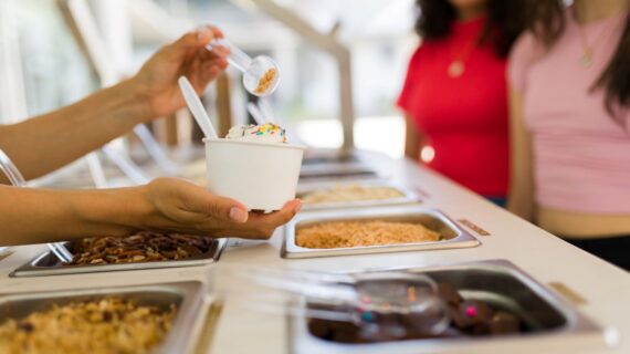 Frühlingsgefühle in der Gastronomie – Eiskrem & Frozen Yoghurt im To Go Geschäft
