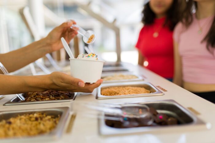 Frühlingsgefühle in der Gastronomie – Eiskrem & Frozen Yoghurt im To Go Geschäft