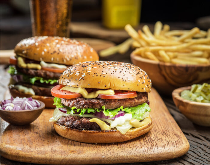 Hamburger, Cheeseburger & Co. – Weit mehr als nur Fast Food Hamburger, Cheeseburger & Co. – Weit mehr als nur Fast Food