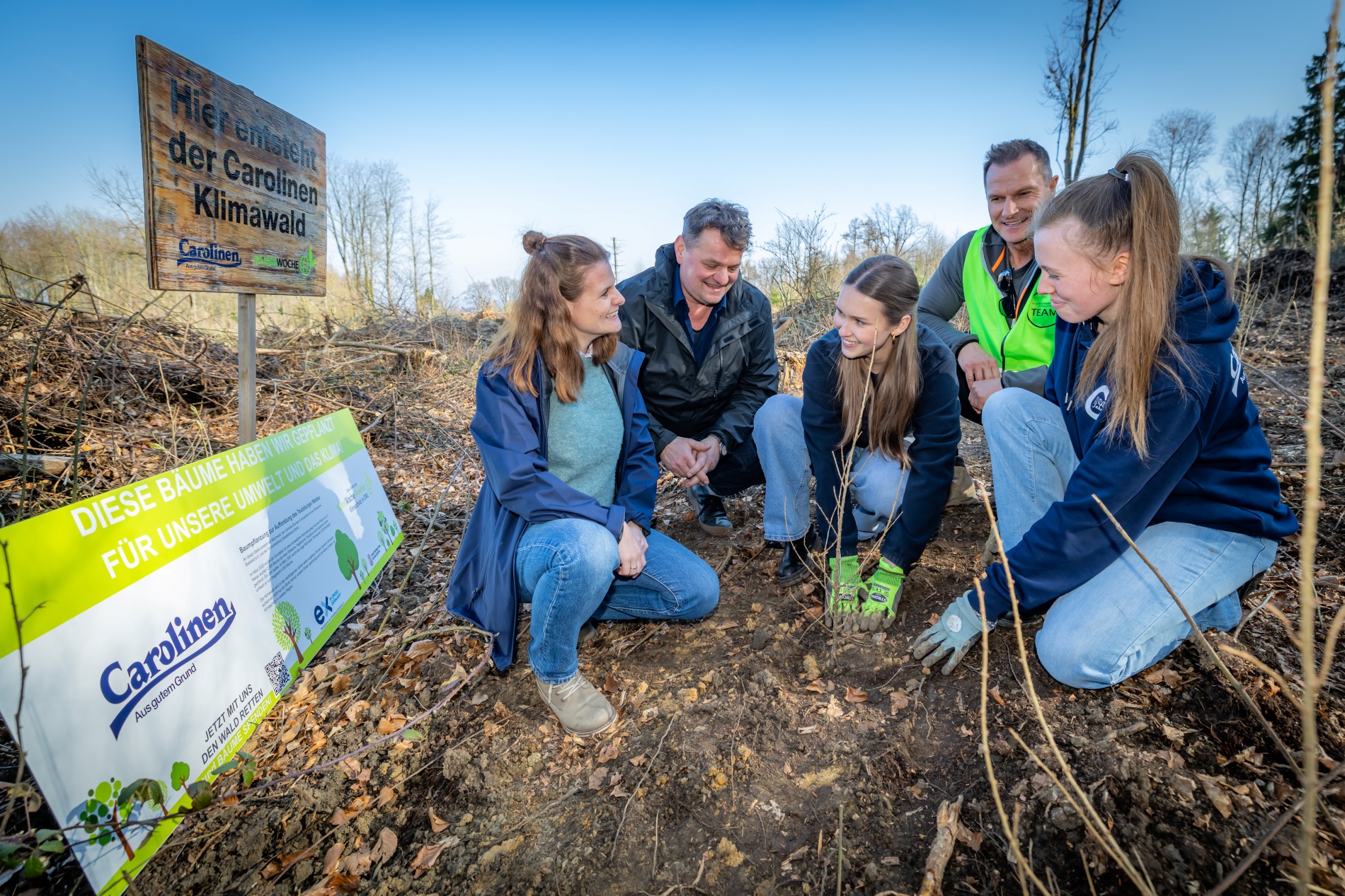 Neue Bäume für den Teuto: Carolinen und KlimaWoche Bielefeld forsten weiter auf