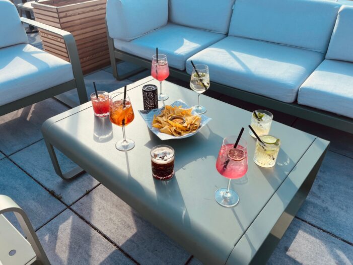 Neuer Auftritt, bewährte Aussicht: Die Rooftop-Bar District22 des Citadines Danube Vienna ist zurück Neuer Auftritt, bewährte Aussicht: Die Rooftop-Bar District22 des Citadines Danube Vienna ist zurück